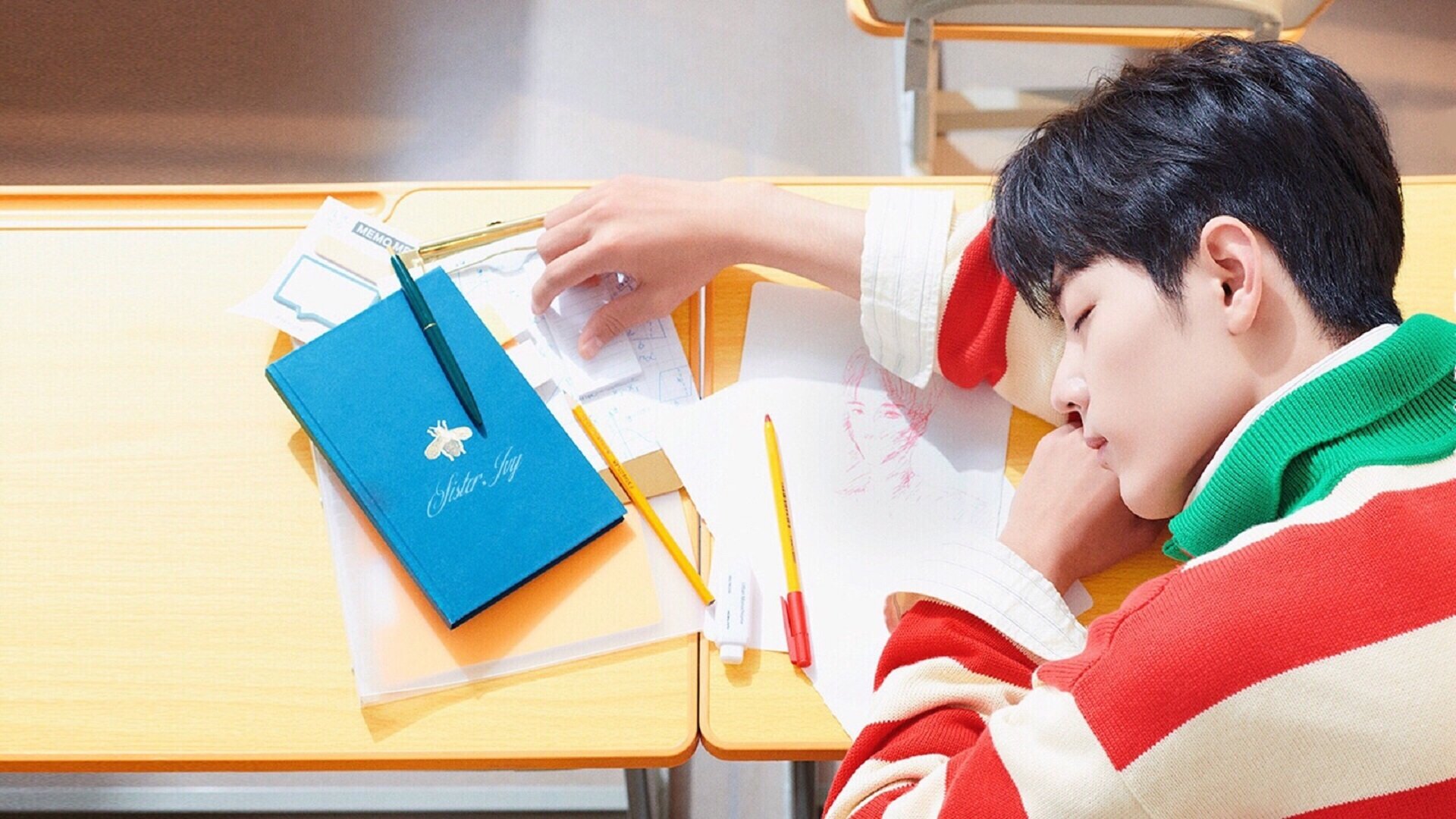 库兹马诺维奇在巴黎奥运会手球比赛中屡次扑救对方单刀球,库兹马出任首发