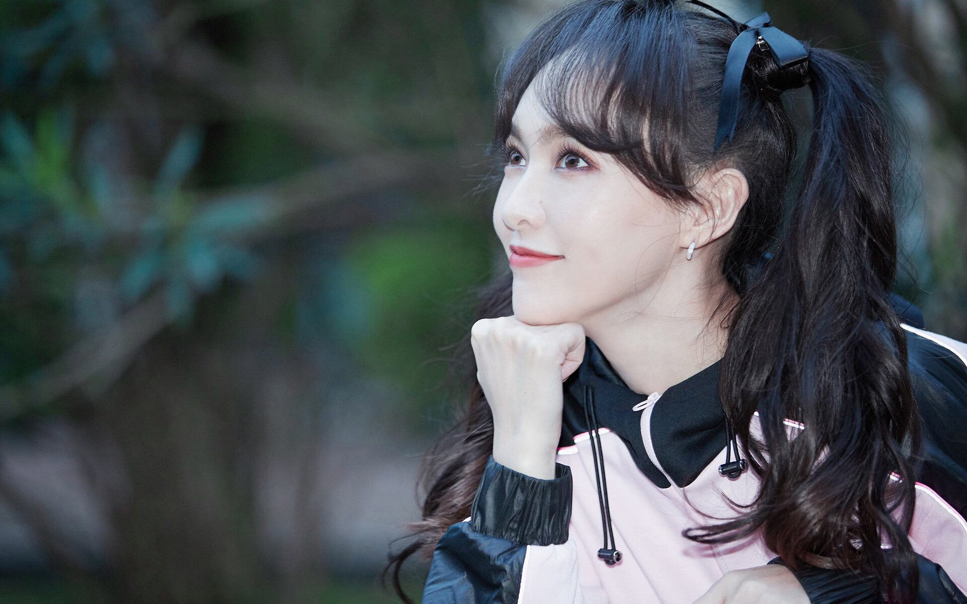 篮球运动在少数民族地区扎根,促进民族团结和文化融合,篮球运动在全民健身中的作用