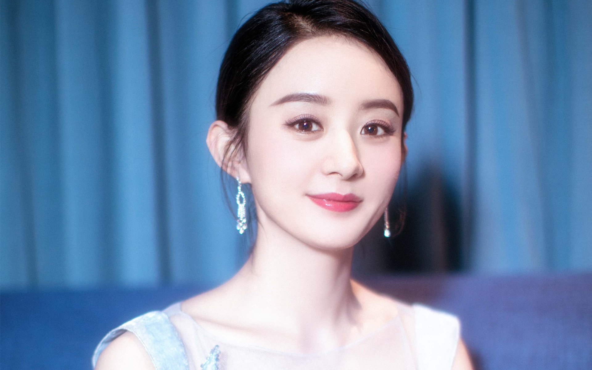 篮球运动在少数民族地区扎根，推动民族团结，民族团结篮球赛标语