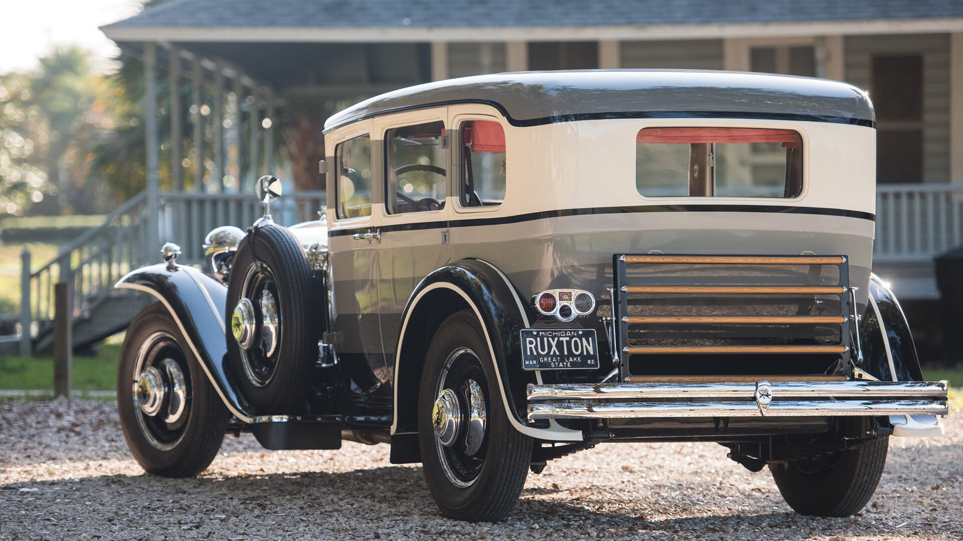 足球战术打法多样化发展，足球比赛战术打法