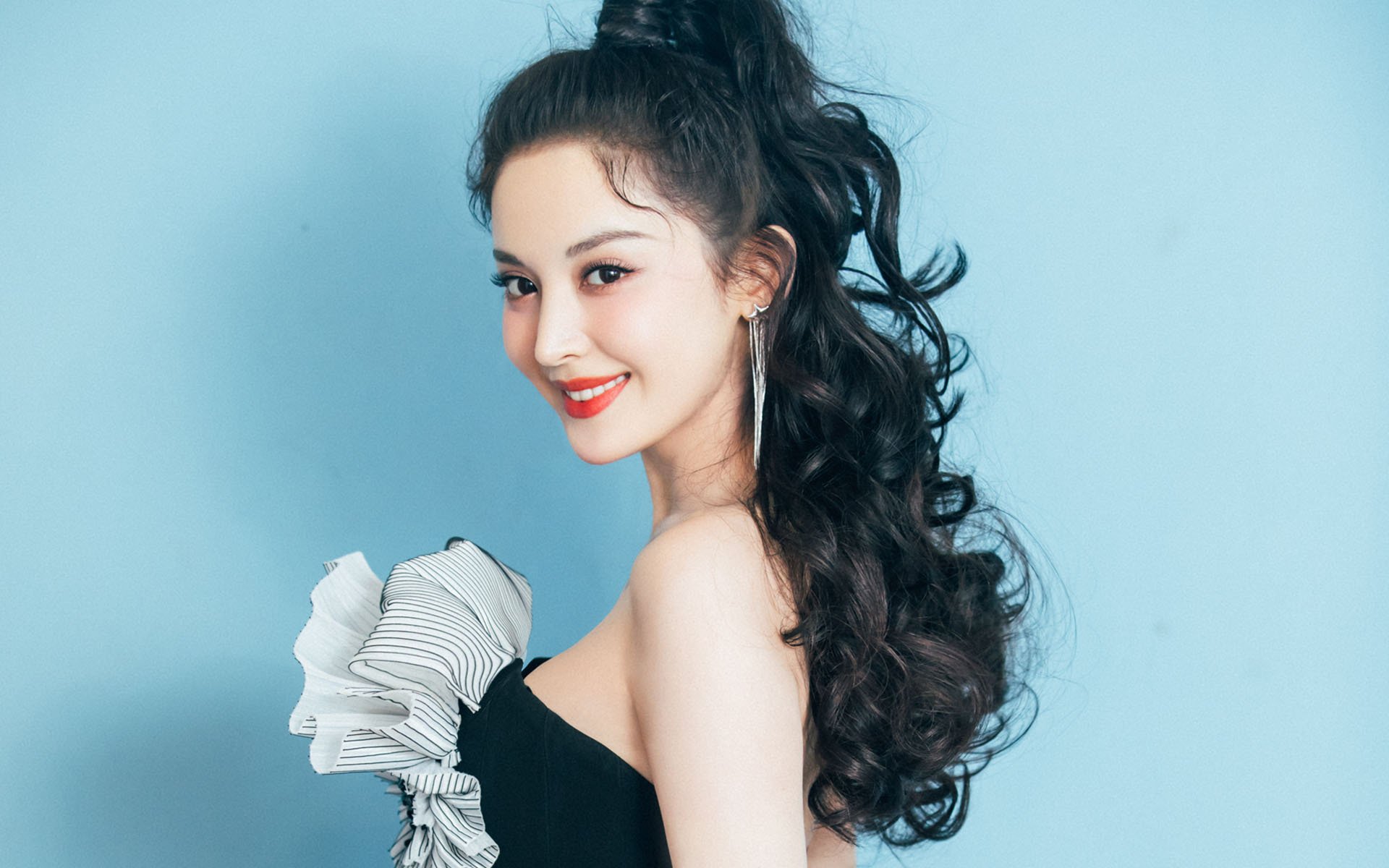 萨默·麦金托什突破极限展现冠军潜质，麦提托合提·萨塔尔